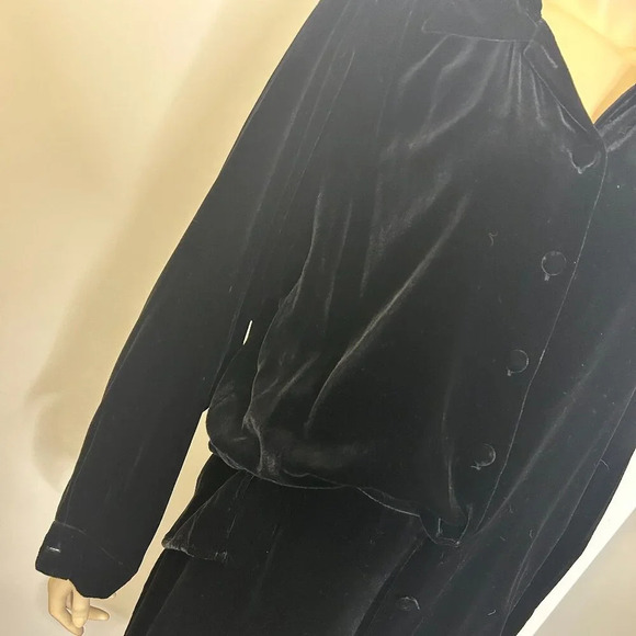 Black Velour 2 Pc Outfit Skirt Button Down Velvet Sz M Goth Vamp Fairy Suit Top - Picture 3 of 6